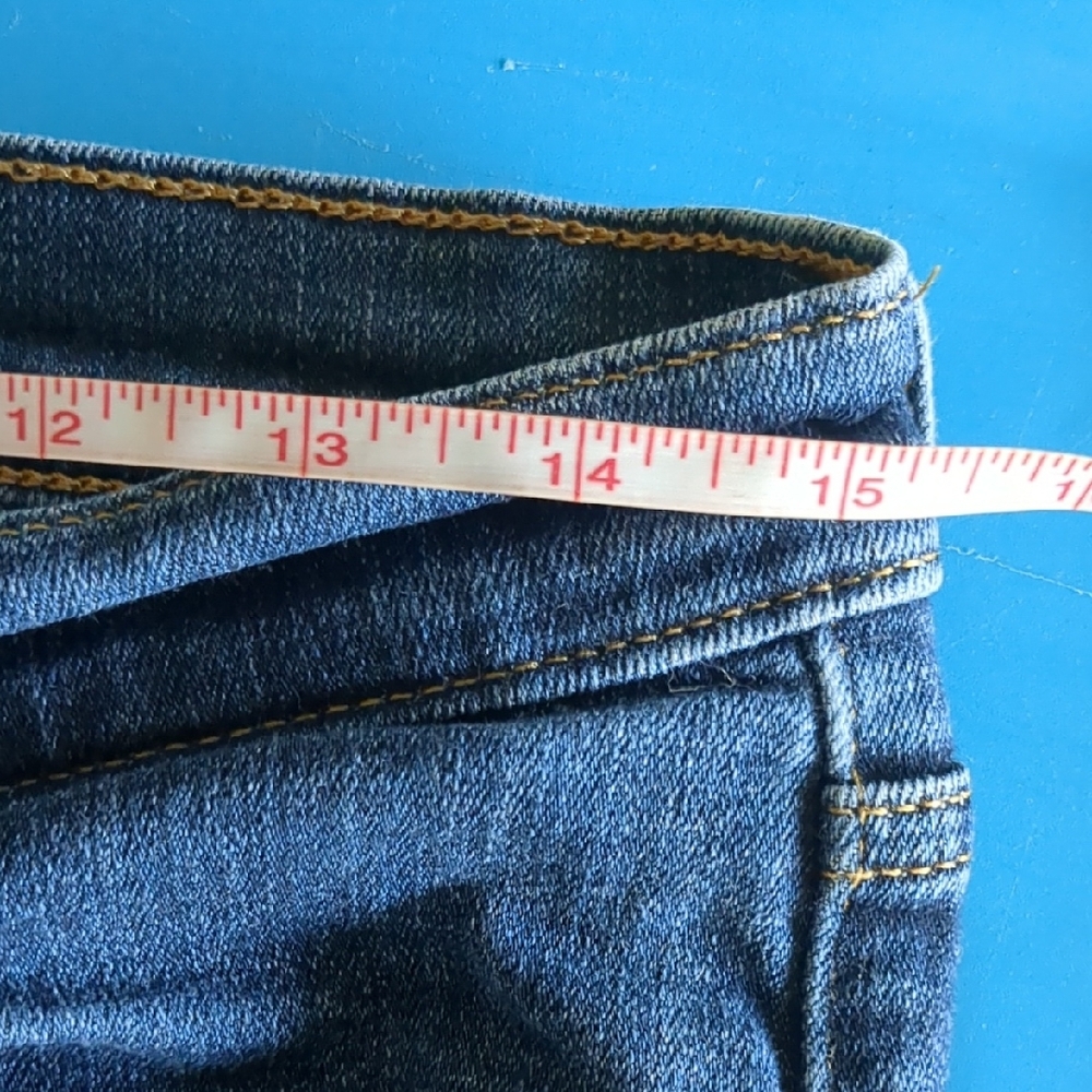 Levis High Rise Straigh Jeans - Picture 5 of 7